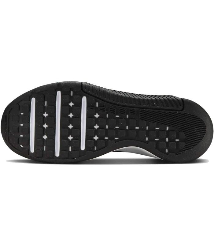 Nike MC Trainer 3 | Estabilidad base plana y refuerzo lateral
