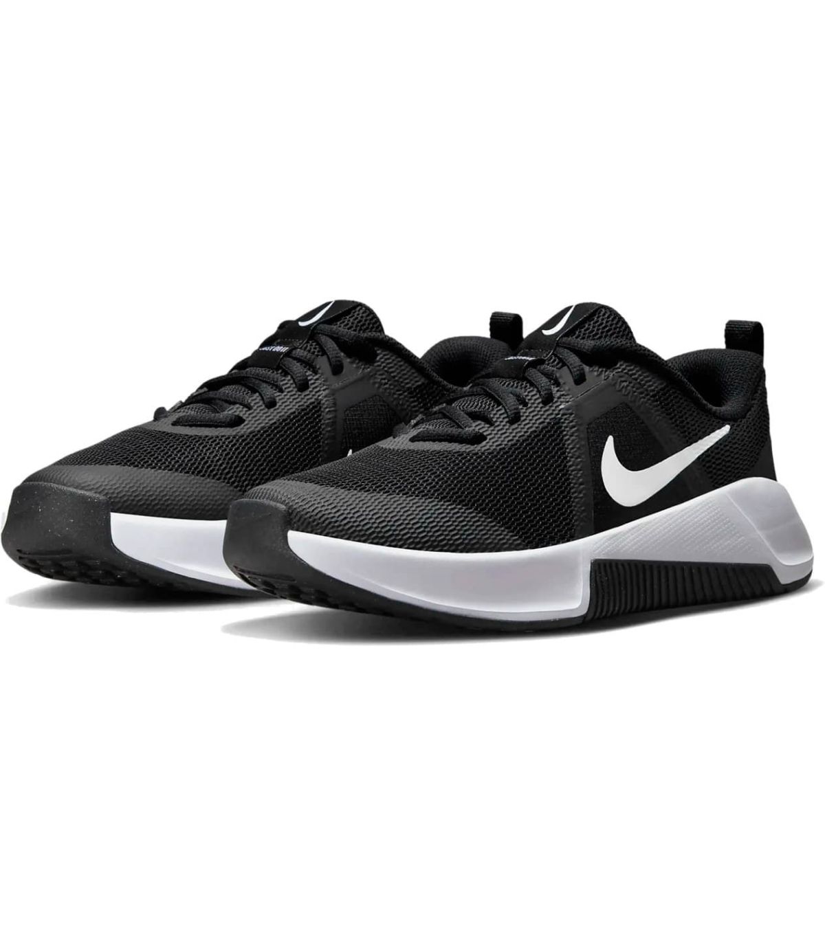 Nike MC Trainer 3 | Estabilidad base plana y refuerzo lateral