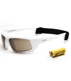 Gafas de sol polarizadas de running Ocean Paros con montura blanca mate y lentes ahumadas.