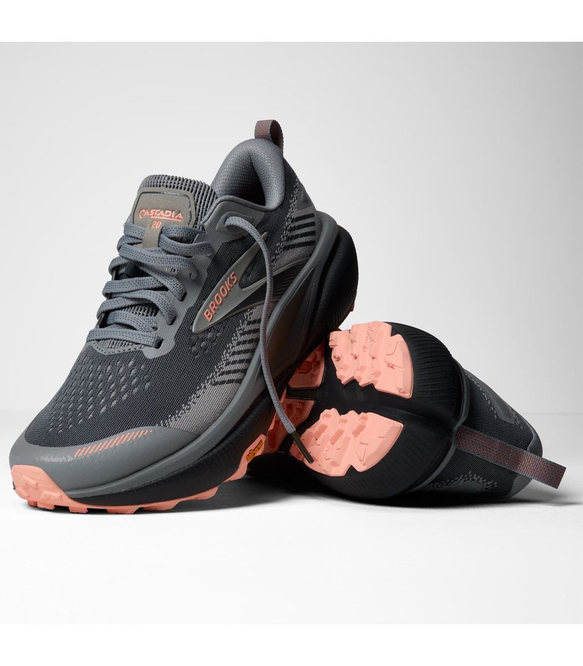 Brooks Cascadia 20 Mujer | suela Vibram melocotón