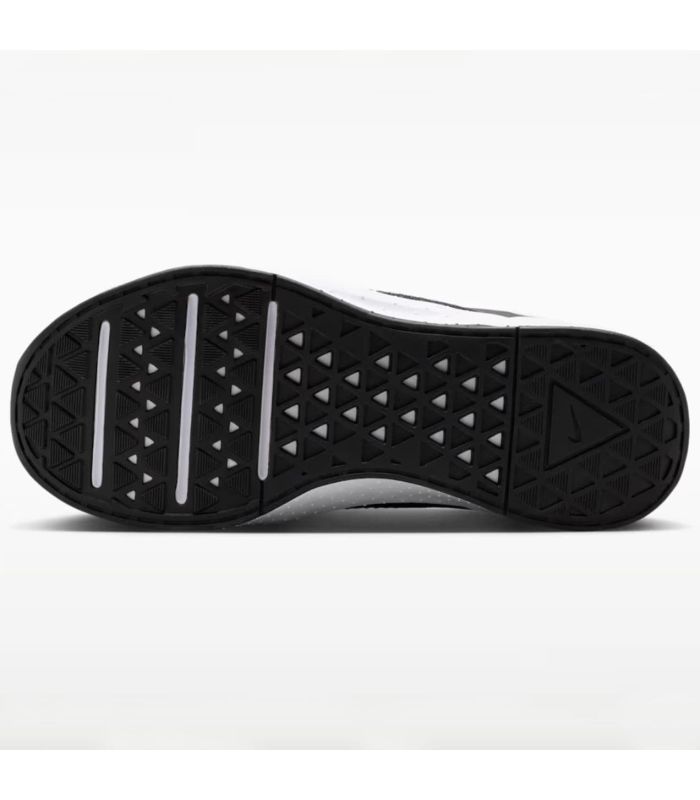 Nike Zapatillas MC Trainer 4 Mujer | talón plano reforzado
