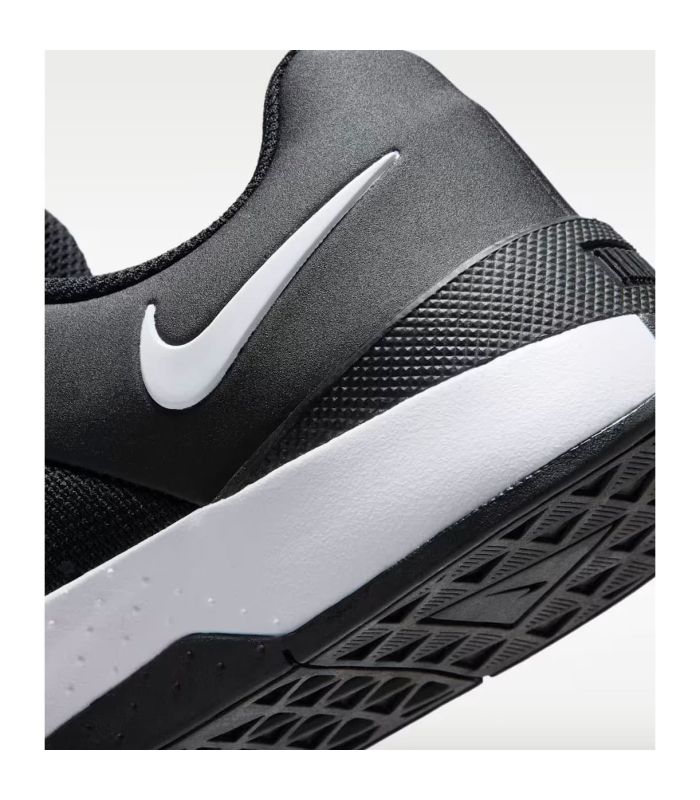 Nike Zapatillas MC Trainer 4 Mujer | talón plano reforzado