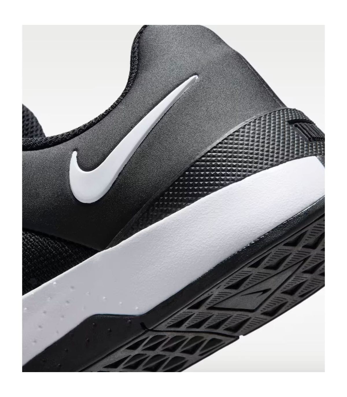 Nike Zapatillas MC Trainer 4 Mujer | talón plano reforzado